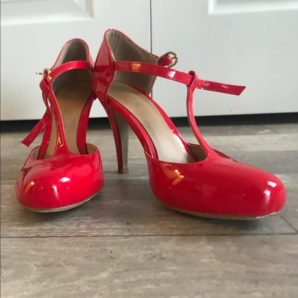 Retro Look Heels - Picture 2 of 5